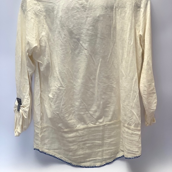 Cream and patterned blouse - Picture 3 of 3